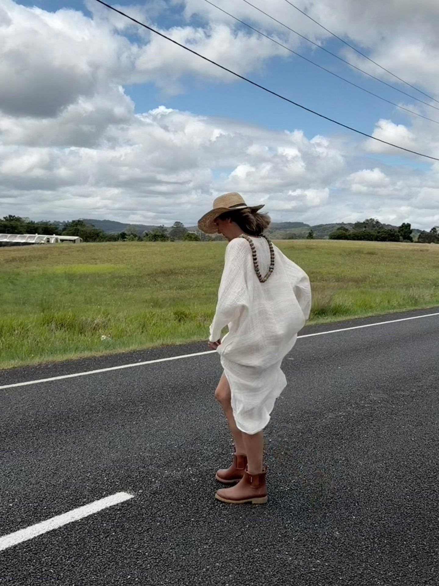 Estilo Emporio Neve Linen Dress -Tela Atena Panna