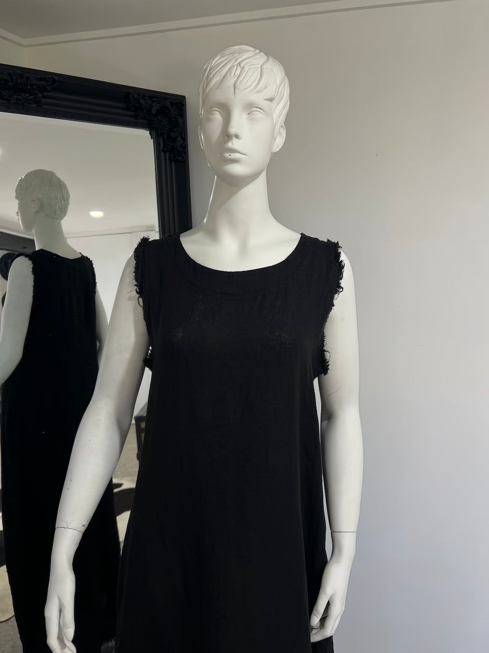 Linen Dress Sleeveless Raw Edge, Maxi Made in Italy Black